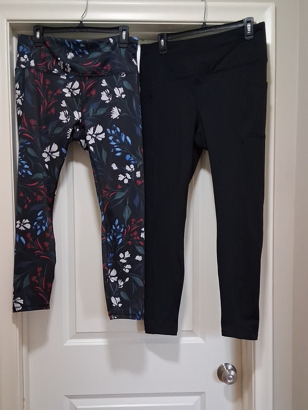 Wome'ns Black Floral & Solid Performance Leggings - 2-Pack